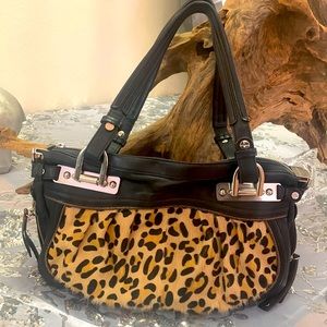 Gorgeous leopard authentic B. MAKOWSKY hand bag